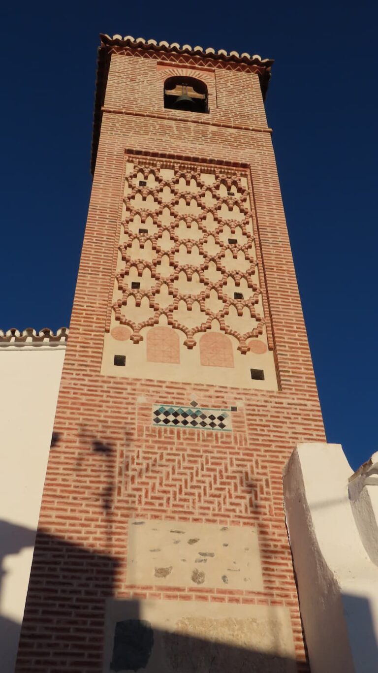 51 ALMINAR ANDALUSÍ DE SALARES