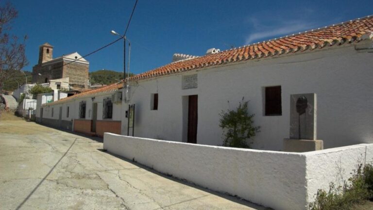 familysol-macharaviaya-malaga-casa-natal-salvador-rueda-1024x576[1]